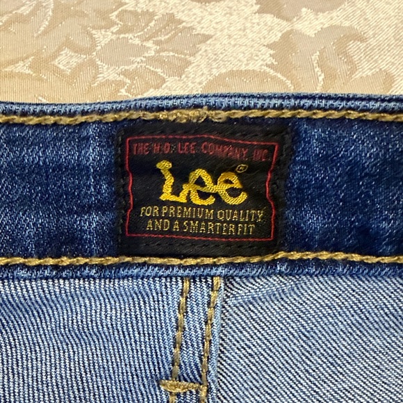 Lee Women's Blue Denim Jeans size 10 medium boot cut 28-1/2” inseam - Picture 2 of 6